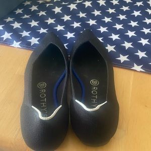 Rothy’s size 8. Worn a few times. Pointed  toe